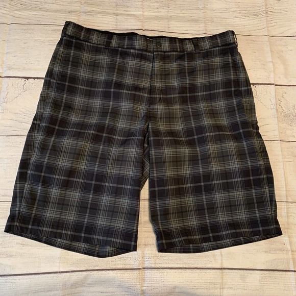 Nike Golf Tour Performance Mens Size 38 Dark Gray Plaid Chino Flat Front Shorts - Picture 1 of 8
